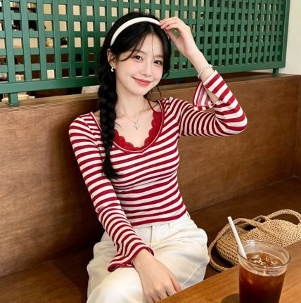 Two-Piece Striped Long-Sleeved Top for Women, Slightly Flared, Slit Cuffs, Built-in Bra Pads, Base Layer