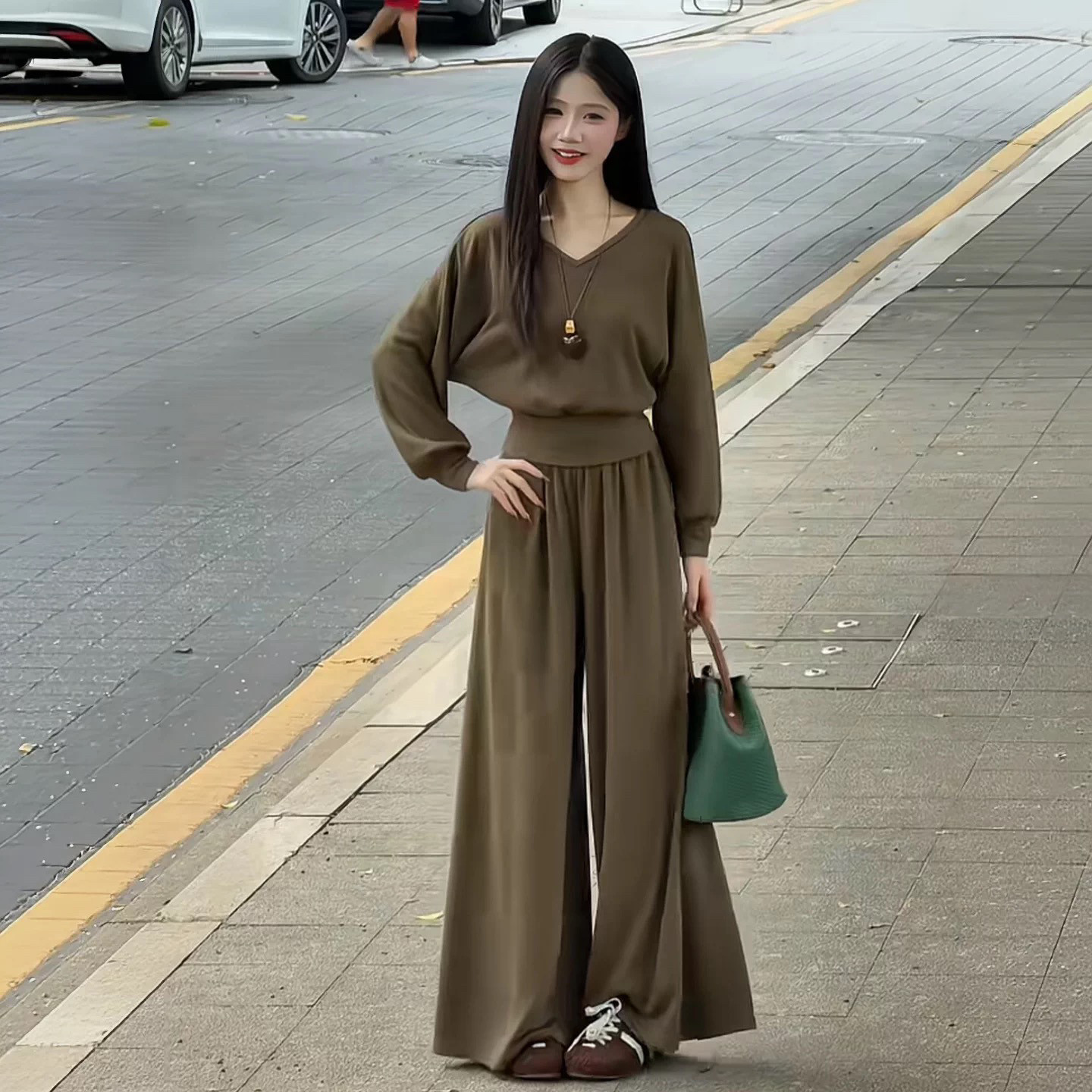 petite autumn casual slimming V-neck top and wide-leg trousers two-piece set